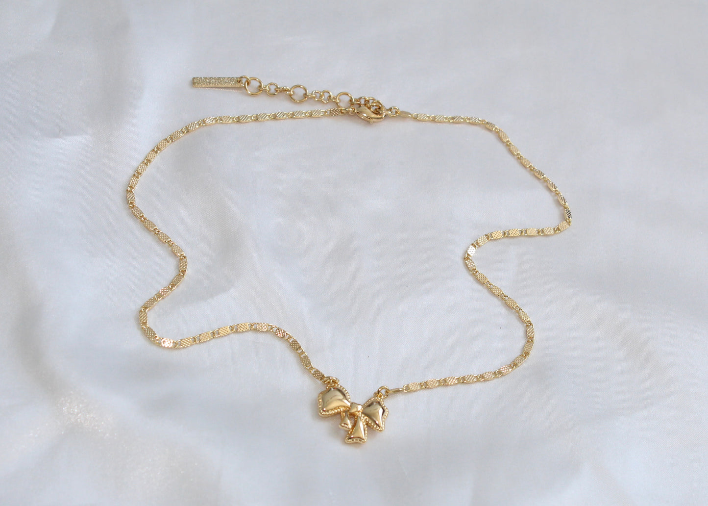 Essential Bow Necklace